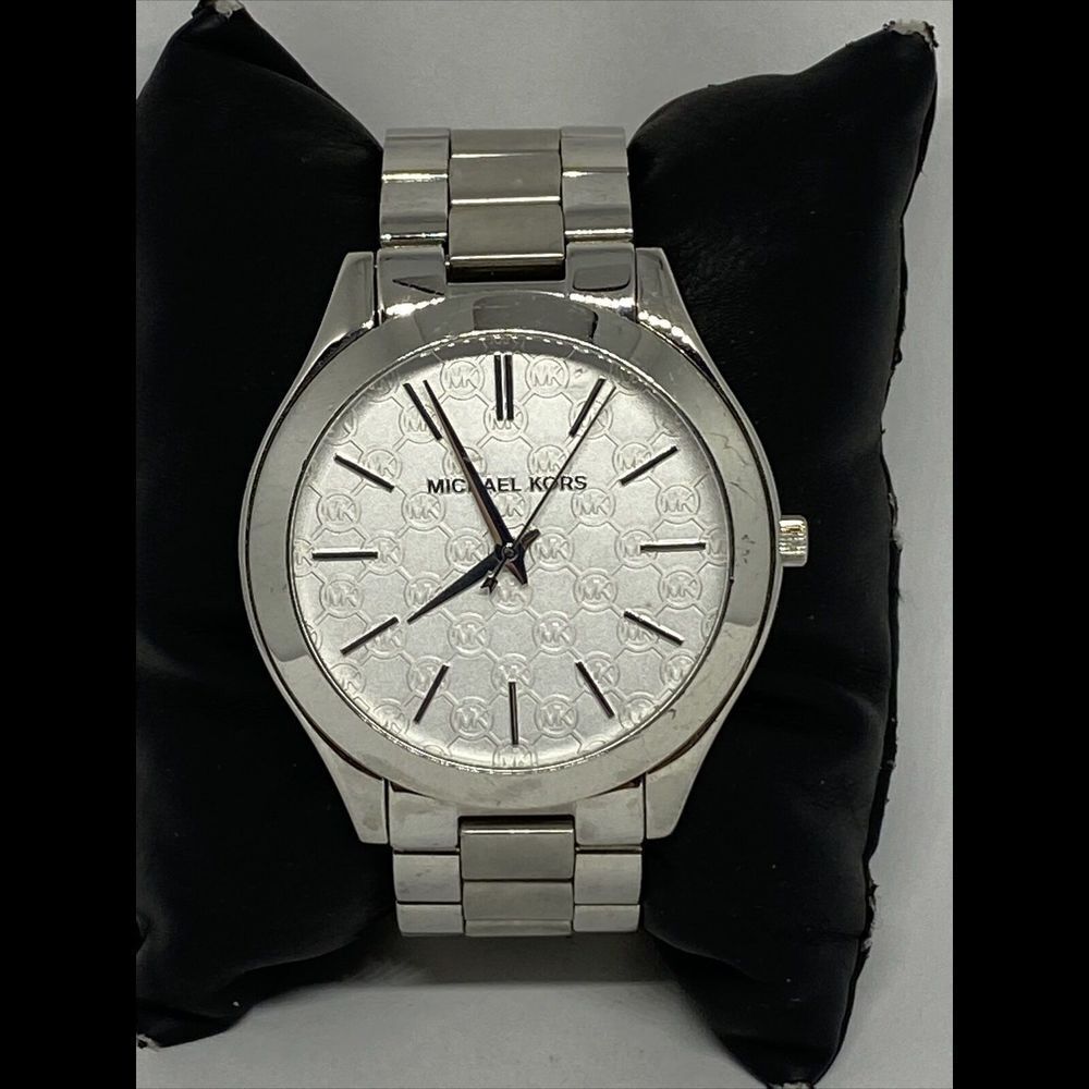 Michael Kors Runway MK3371 Womens Stainless Steel Analog Dial Quartz Watch VK742